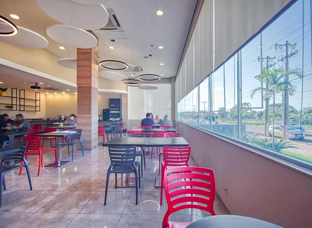 Hus Hotel ドウラドス レストラン 写真