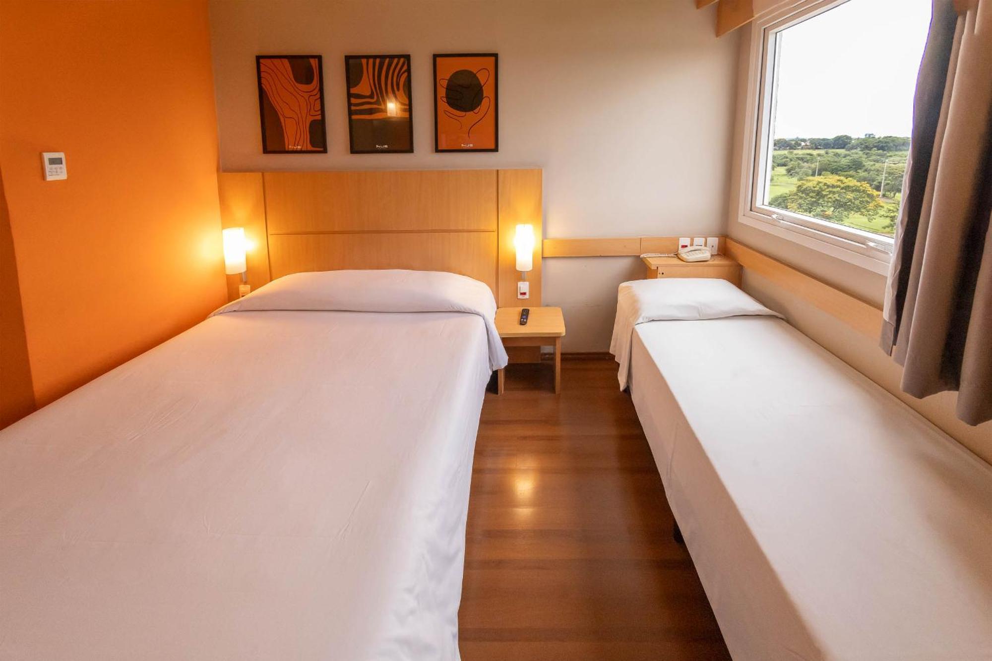 Hus Hotel ドウラドス エクステリア 写真