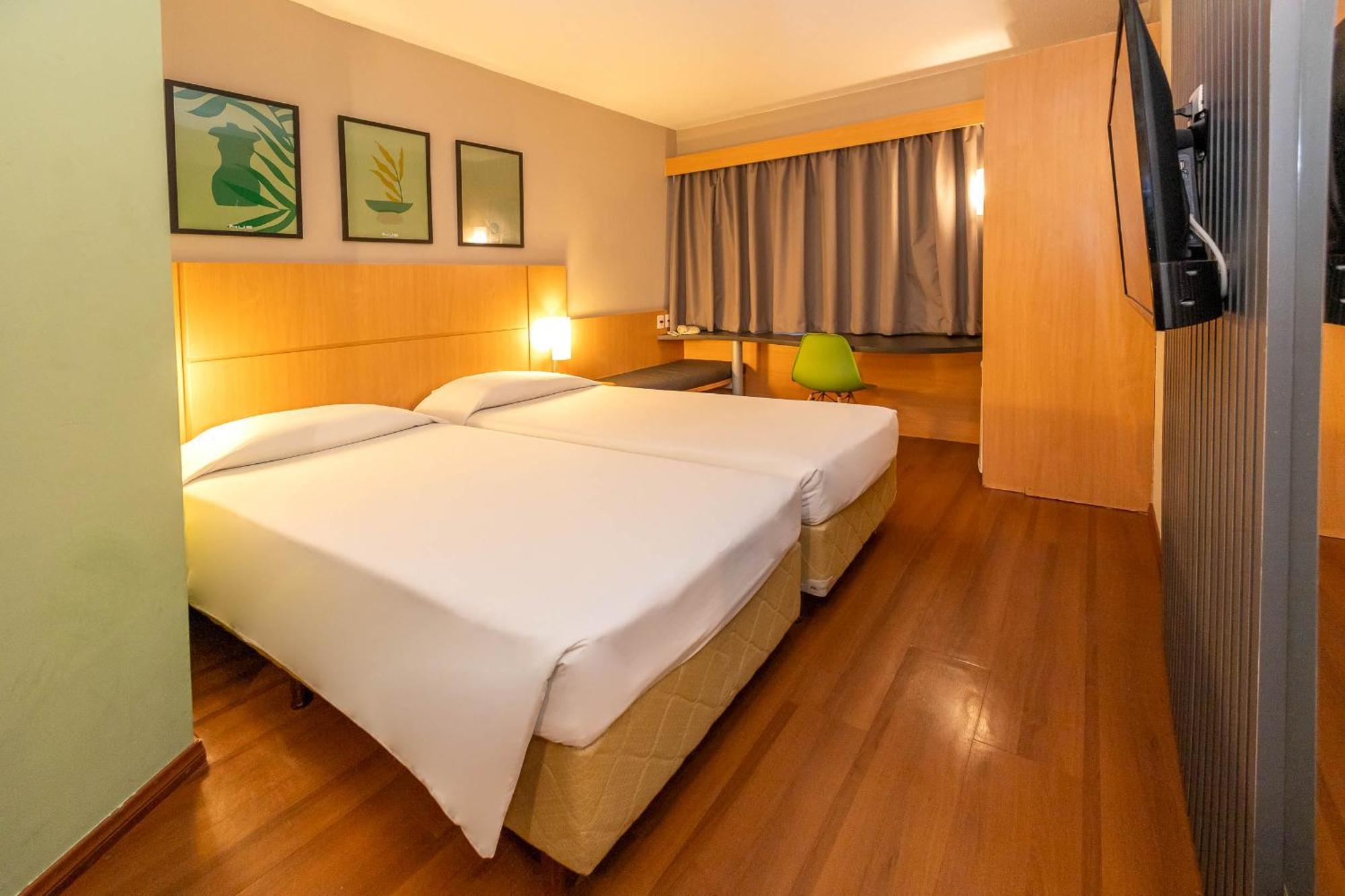 Hus Hotel ドウラドス エクステリア 写真